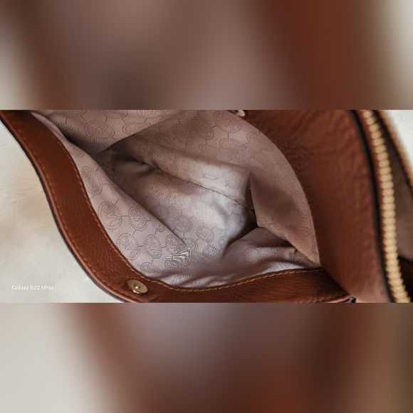 Michael Kors. Crossbody and Wallet  Set - Picture 5 of 12